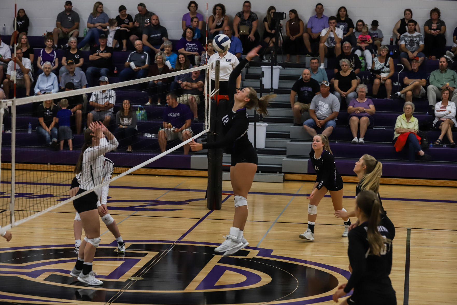 Heartland VB vs Fillmore Central (5).JPG
